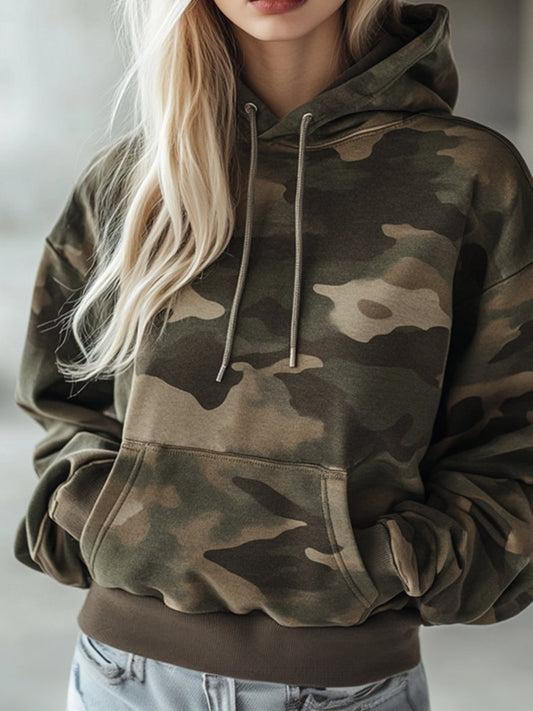 Vintage Camouflage Hooded Sweatshirt With Functional Pockets And Loose Fit